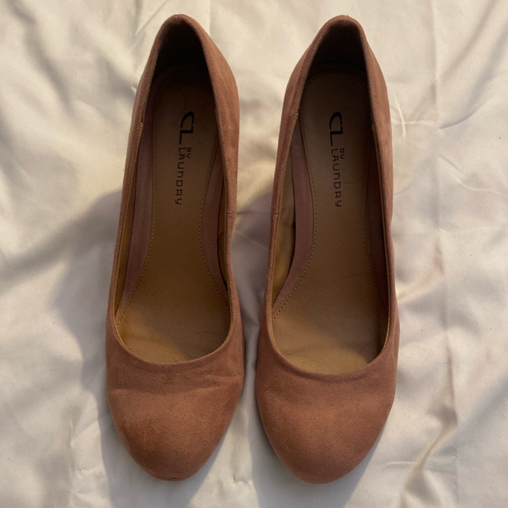 ModCloth (Chinese Laundry) Suede Wedge Pumps